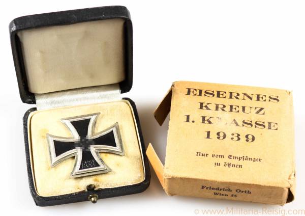 Eisernes Kreuz 1. Klasse 1939 im Etui und Umkarton, Hersteller Friedrich Orth, Wien
