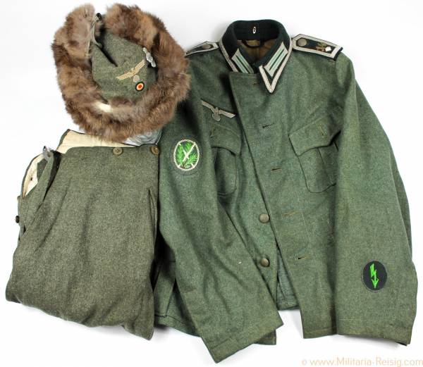 Uniform Wehrmacht Feldbluse, Hose u. Fellmütze eines Feldwebel für Skijäger