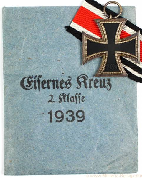 Eisernes Kreuz 2. Klasse 1939, Herst. 65 (Kerntyp 3) + Verleihungstüte