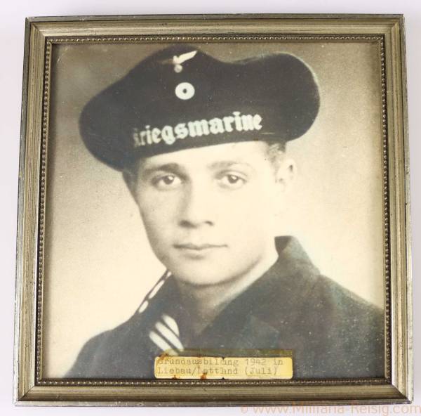 Portraitfoto eines Soldaten der Kriegsmarine