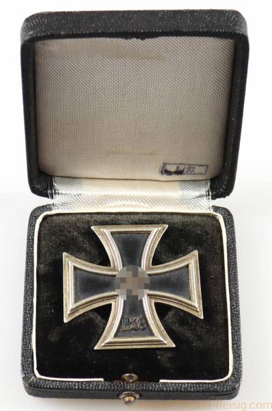 Eisernes Kreuz 1. Klasse 1939 im Etui, Hersteller L/52